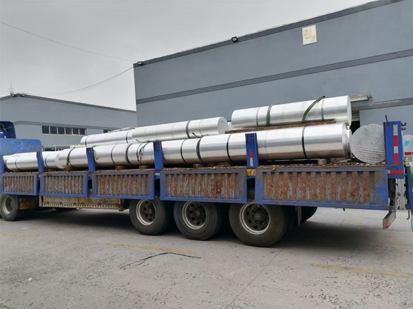 新鮮出爐大家伙一車